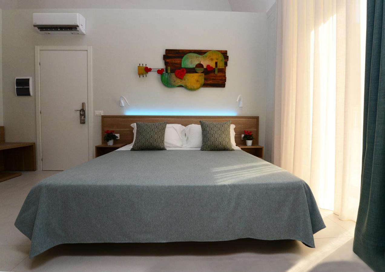ויאסטה Dimora Del Cuore Guest House In Centro מראה חיצוני תמונה
